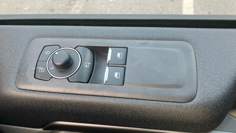 Ford Tourneo Custom 320 L1 Diesel Fwd 2.0 EcoBlue 136ps H1 Titanium 8 seater